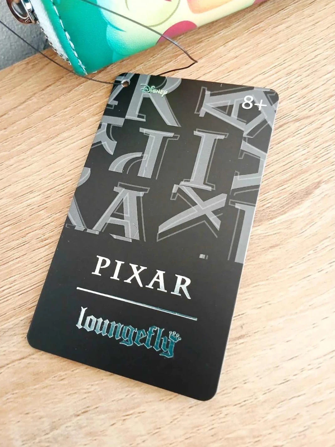 Disney/Pixar Loungefly Portefeuille 1001 Pattes Earth Day – photo 3